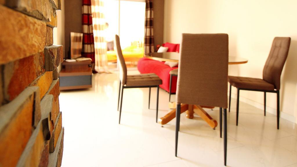 Panikos Beach Apartment I Larnaca Luaran gambar