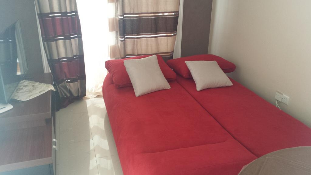 Panikos Beach Apartment I Larnaca Luaran gambar