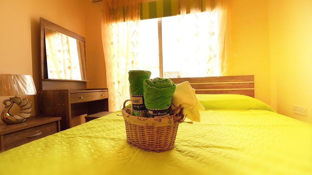 Panikos Beach Apartment I Larnaca Luaran gambar