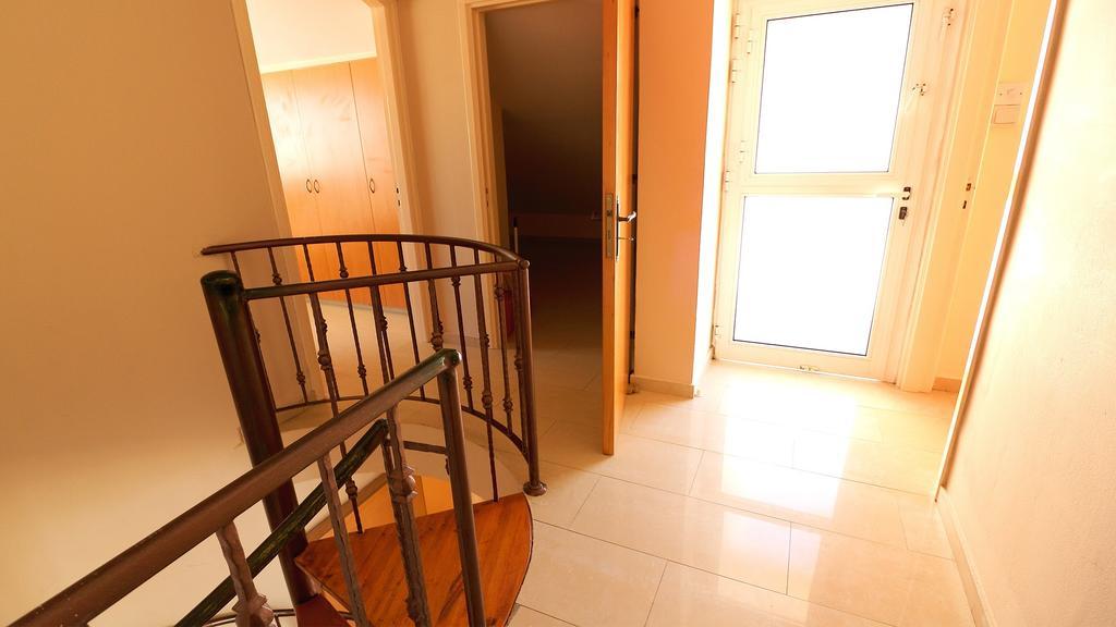 Panikos Beach Apartment I Larnaca Luaran gambar