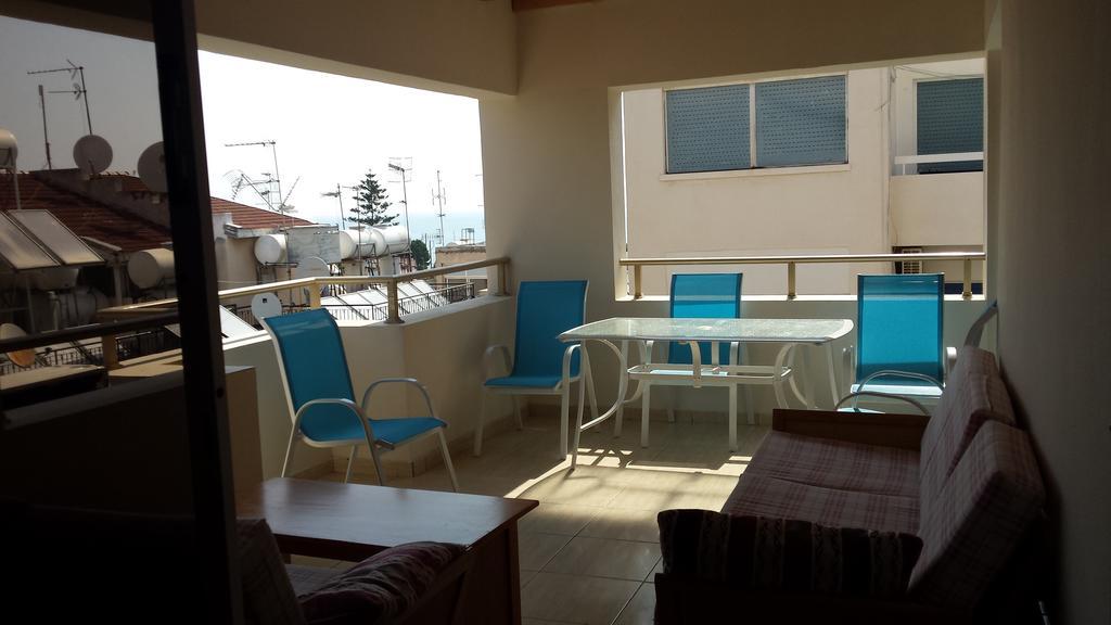 Panikos Beach Apartment I Larnaca Luaran gambar