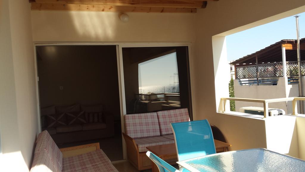 Panikos Beach Apartment I Larnaca Luaran gambar